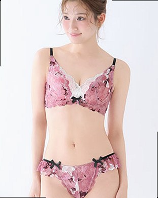 New colours Pink and Yellow now in stock! A Keen Coreblend bestseller — our Cache-Coeur Lace High-Side Bra set with an all-over floral print for refined, elegant charm. Ideal for those who want a natural décolleté without over-lifting, and who refuse to compromise on looks or comfort.